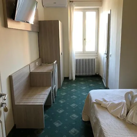 Miralago Hotel 3*
