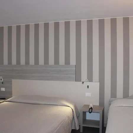 Miralago 3* Pieve (Lombardy)