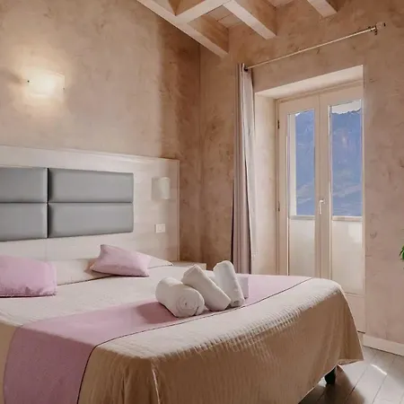 Miralago Hotel Pieve (Lombardy)
