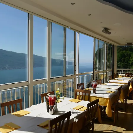 Miralago 3* Pieve (Lombardy)