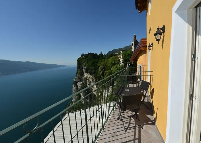 Miralago Hotel Pieve (Lombardy)