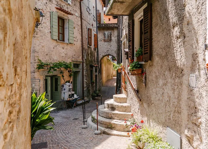 Отель Miralago Pieve (Lombardy)