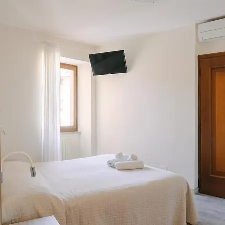 Miralago Hotel