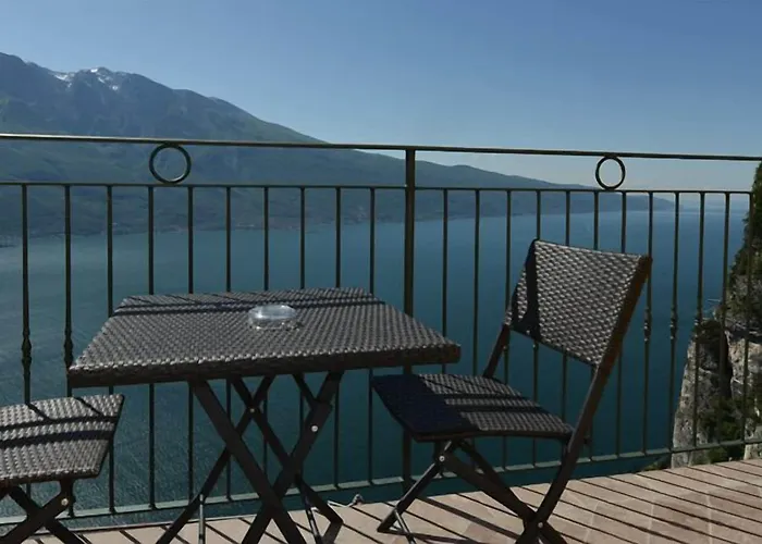 Miralago Hotel